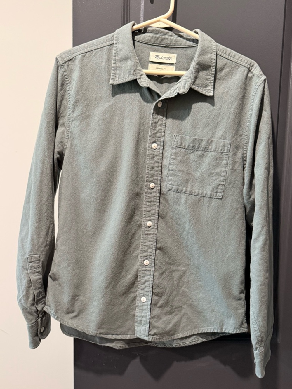 Madewell Mens Crinkle Cotton Perfect Long-Sleeve Shirt in Architect Green - Picture 6 of 12